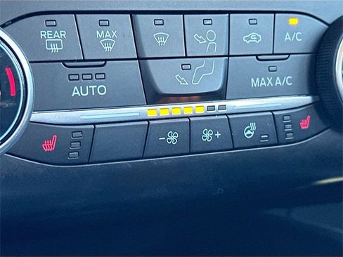 Used 2020 Ford Escape Titanium image 20