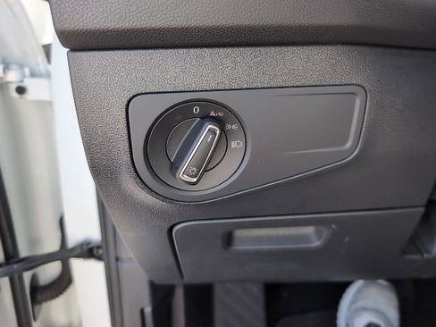 Used 2022 Volkswagen Tiguan SE image 20