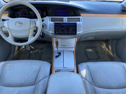 Used 2006 Toyota Avalon XLS image 16