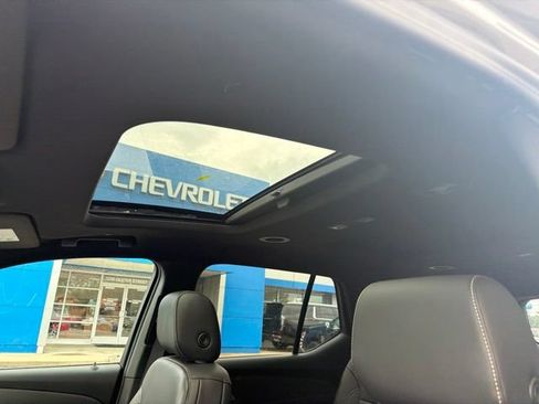 Used 2023 Chevrolet Traverse LT w/ LT Premium Package FWD image 13