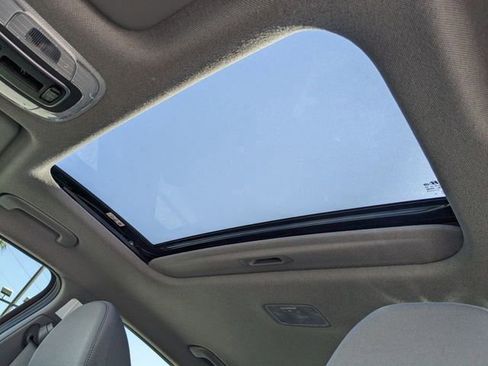Certified 2025 Hyundai Elantra SEL FWD image 19
