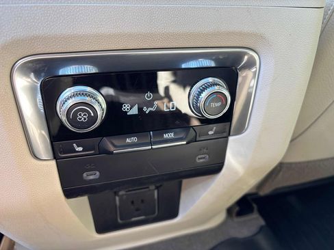 Used 2021 GMC Yukon Denali w/ Denali Premium Package AWD/4WD image 35