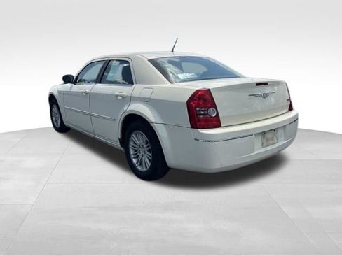 Used 2008 Chrysler 300 Touring w/ Comfort/Convenience Group RWD image 5