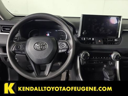 Used 2024 Toyota RAV4 XLE AWD/4WD image 9