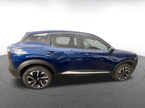 Used 2025 Nissan Kicks SV image 8