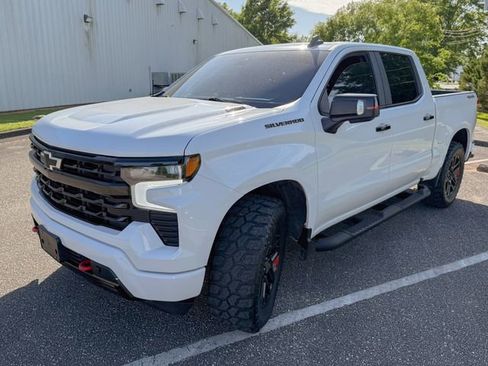 Used 2023 Chevrolet Silverado 1500 RST w/ Redline Edition AWD/4WD image 9
