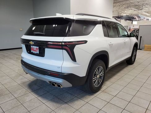 Used 2024 Chevrolet Traverse LT image 58