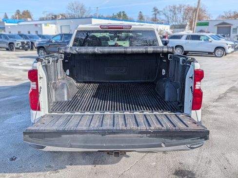 Used 2020 Chevrolet Silverado 1500 LT image 30