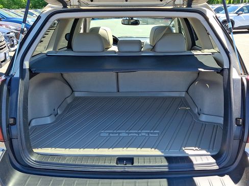 Used 2009 Subaru Outback 2.5i Limited AWD/4WD image 28