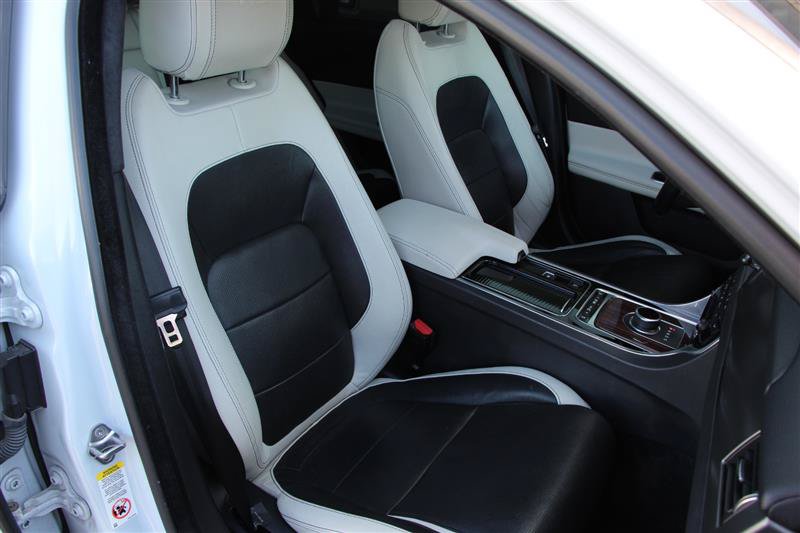 Used 2018 Jaguar XF S AWD/4WD image 31