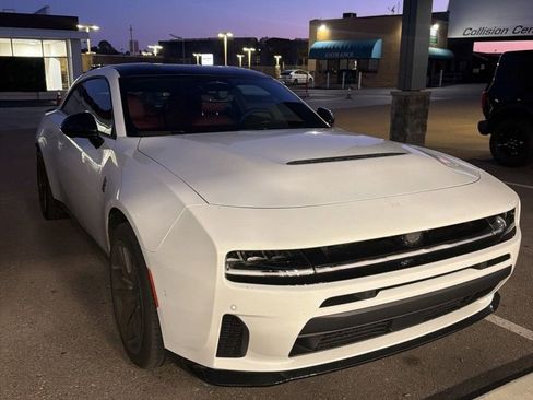 Used 2026 Dodge Charger Scat Pack AWD/4WD image 5