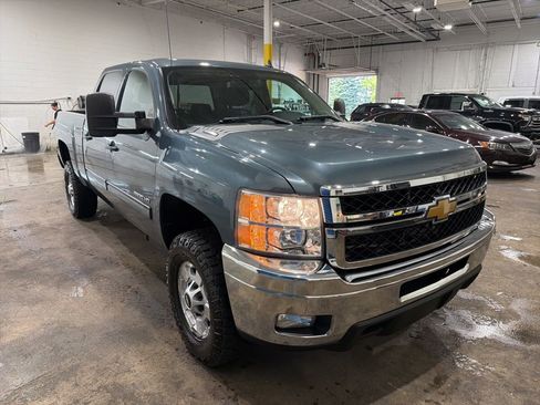 Used 2013 Chevrolet Silverado 2500 LT w/ Interior Plus Package AWD/4WD image 3