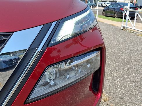 Used 2022 Nissan Rogue SV AWD/4WD image 9