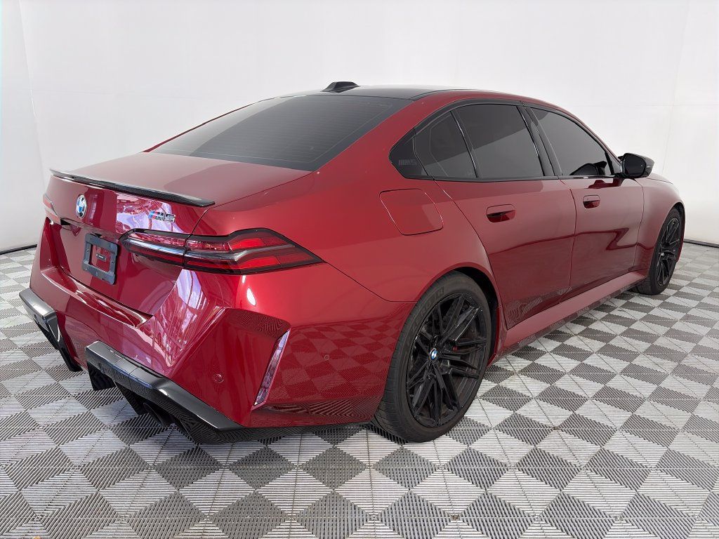 Used 2025 BMW M5 w/ Carbon Package AWD/4WD image 7