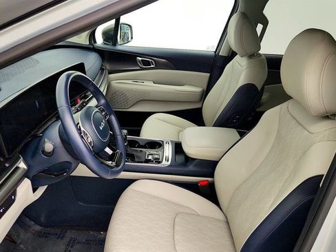 Used 2025 Kia Carnival SX w/ SX Dark Edition Package FWD image 13