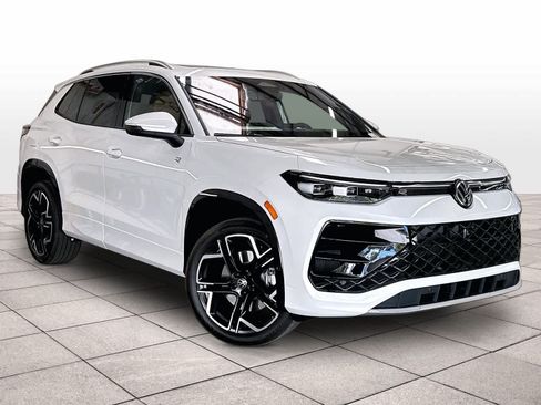 New 2026 Volkswagen Tiguan SEL R-Line AWD/4WD image 2