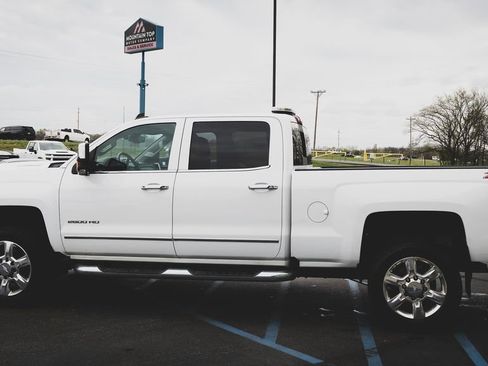 Used 2018 Chevrolet Silverado 2500 LTZ w/ Duramax Plus Package AWD/4WD image 21