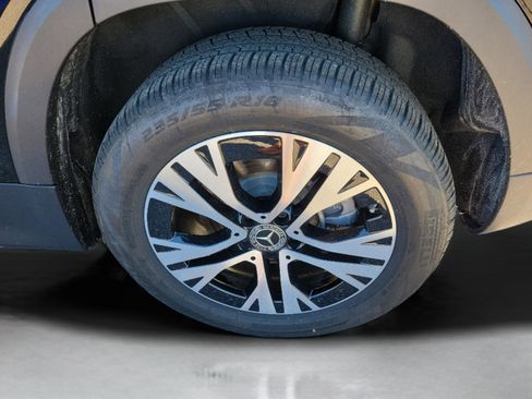 Used 2025 Mercedes-Benz GLB 250 image 33