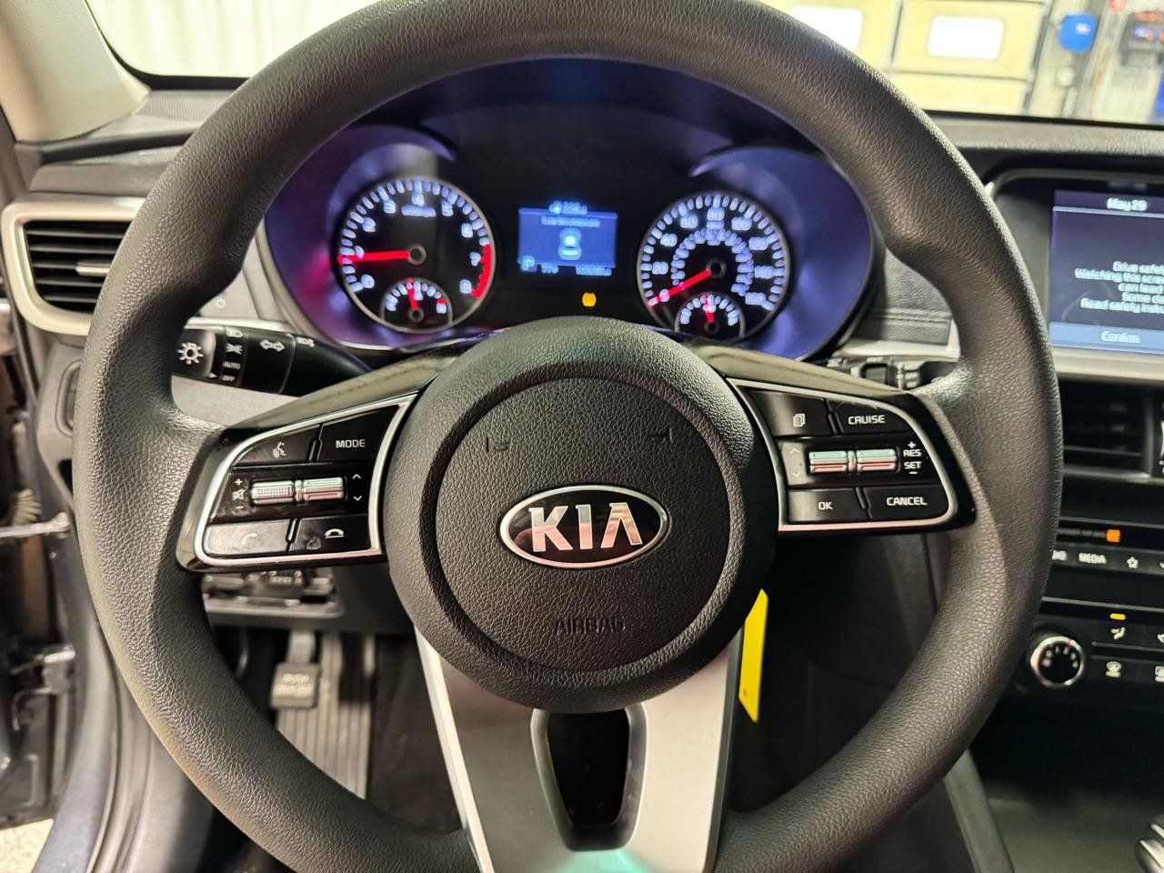 Used 2020 Kia Optima LX FWD image 17