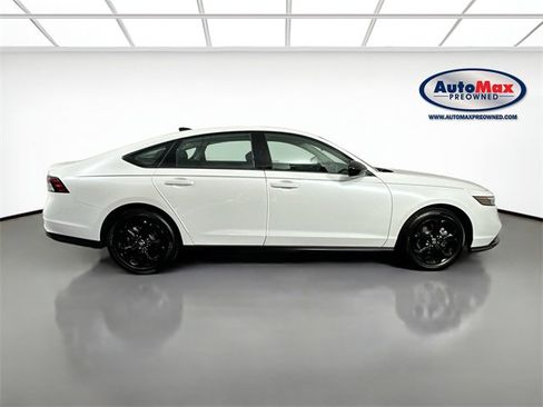 Used 2025 Honda Accord SE image 10