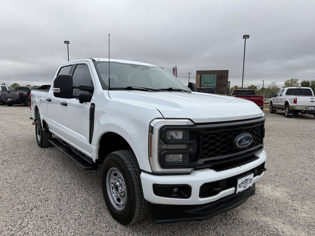 Used 2024 Ford F250 XL w/ STX Appearance Package AWD/4WD image 2