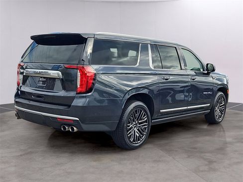 Used 2022 GMC Yukon XL Denali w/ Max Trailering Package image 2