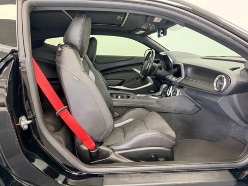 Used 2023 Chevrolet Camaro LT w/ Technology Package RWD image 15