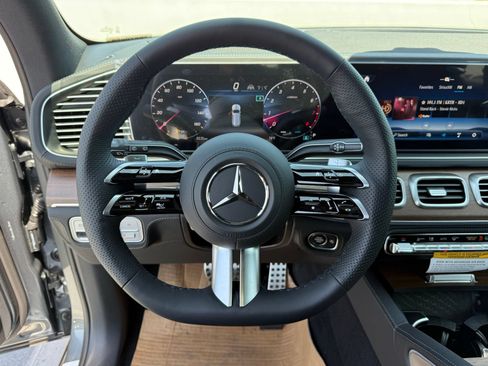 New 2026 Mercedes-Benz GLS 580 4MATIC image 21