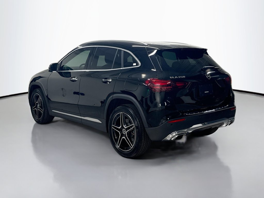 Used 2026 Mercedes-Benz GLA 250 4MATIC image 3