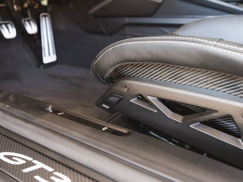 Used 2025 Porsche 911 GT3 image 32