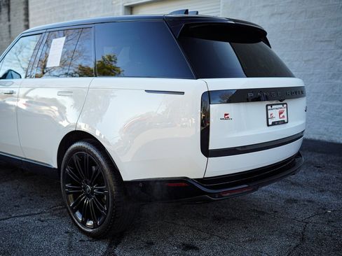 Used 2022 Land Rover Range Rover SE image 12