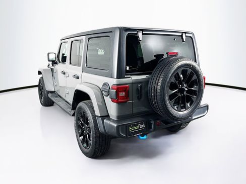 Used 2023 Jeep Wrangler Unlimited Sahara AWD/4WD image 5