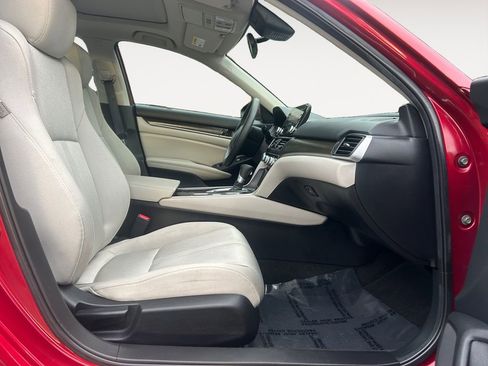 Used 2019 Honda Accord EX image 10