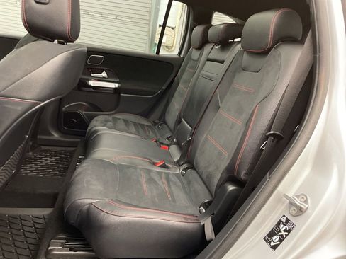 Used 2023 Mercedes-Benz GLB 250 4MATIC image 29