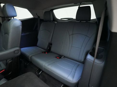 Used 2021 Buick Enclave Essence w/ Sound and Sites Package AWD/4WD image 17