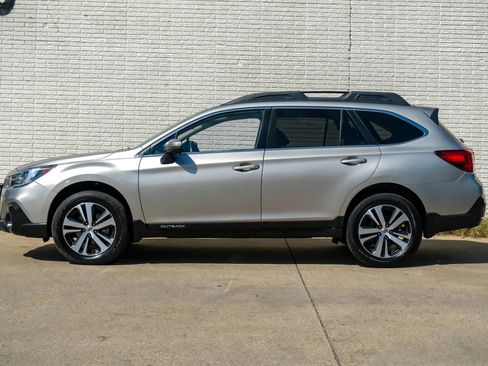 Used 2019 Subaru Outback 2.5i Limited w/ Popular Package #2 image 11
