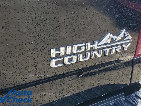 Used 2022 Chevrolet Silverado 2500 High Country w/ Safety Package II AWD/4WD image 9