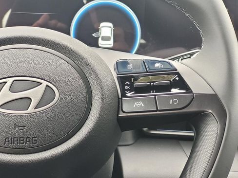 New 2025 Hyundai Elantra SEL image 13