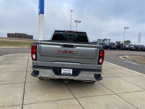 Used 2024 GMC Sierra 1500 SLE w/ Preferred Package image 9