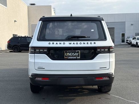 Used 2022 Jeep Grand Wagoneer Series III AWD/4WD image 4