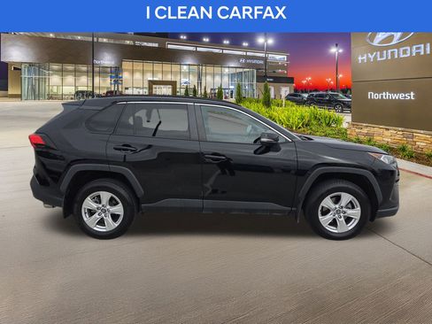 Used 2020 Toyota RAV4 XLE w/ Carpet Mat Package image 6