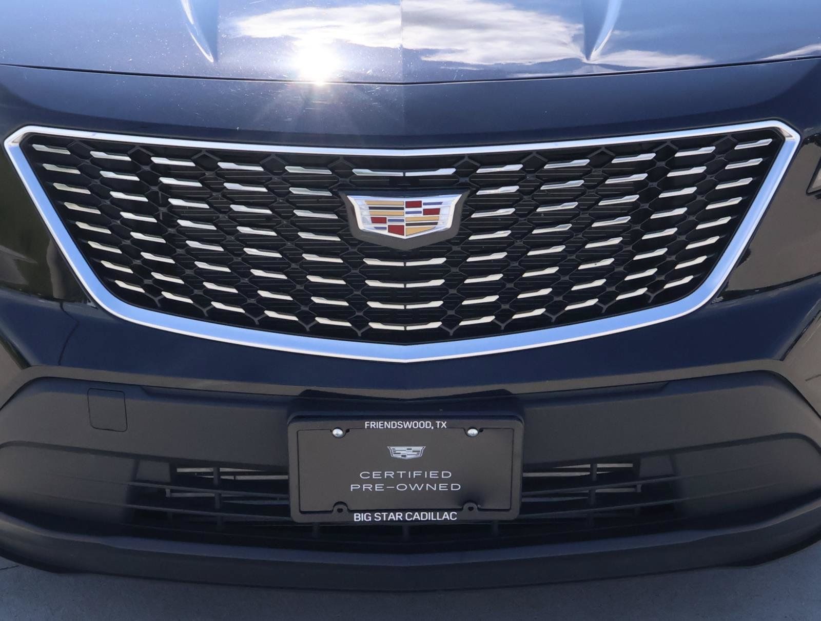 Used 2023 Cadillac XT4 Luxury w/ Cold Weather Package FWD image 8
