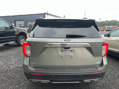 Used 2020 Ford Explorer XLT w/ Equipment Group 202A AWD/4WD image 3