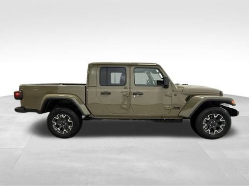 New 2026 Jeep Gladiator Sahara image 5
