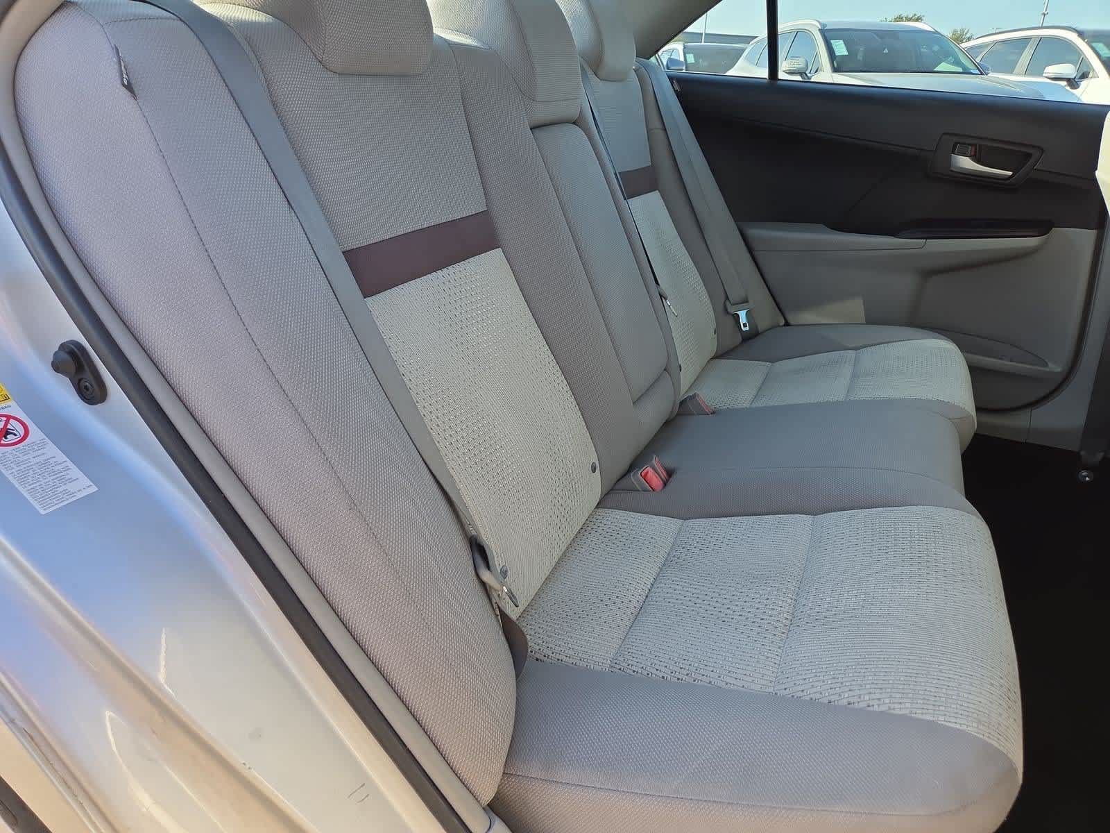 Used 2013 Toyota Camry LE FWD image 18