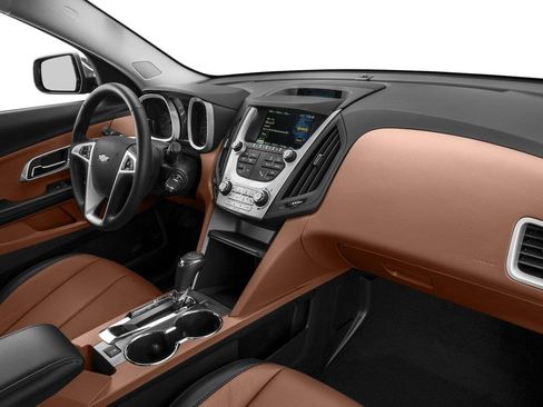 Used 2017 Chevrolet Equinox Premier w/ Enhanced Convenience Package AWD/4WD image 10