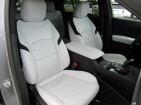 Certified 2025 Cadillac XT4 Sport AWD/4WD image 10