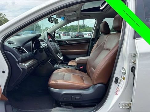 Used 2018 Subaru Outback 3.6R Touring AWD/4WD image 3
