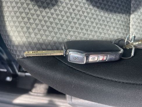 Used 2025 Kia Soul LX w/ LX Technology Package image 18