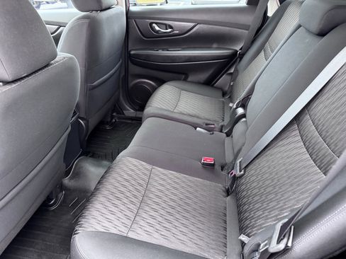 Used 2020 Nissan Rogue SV image 17